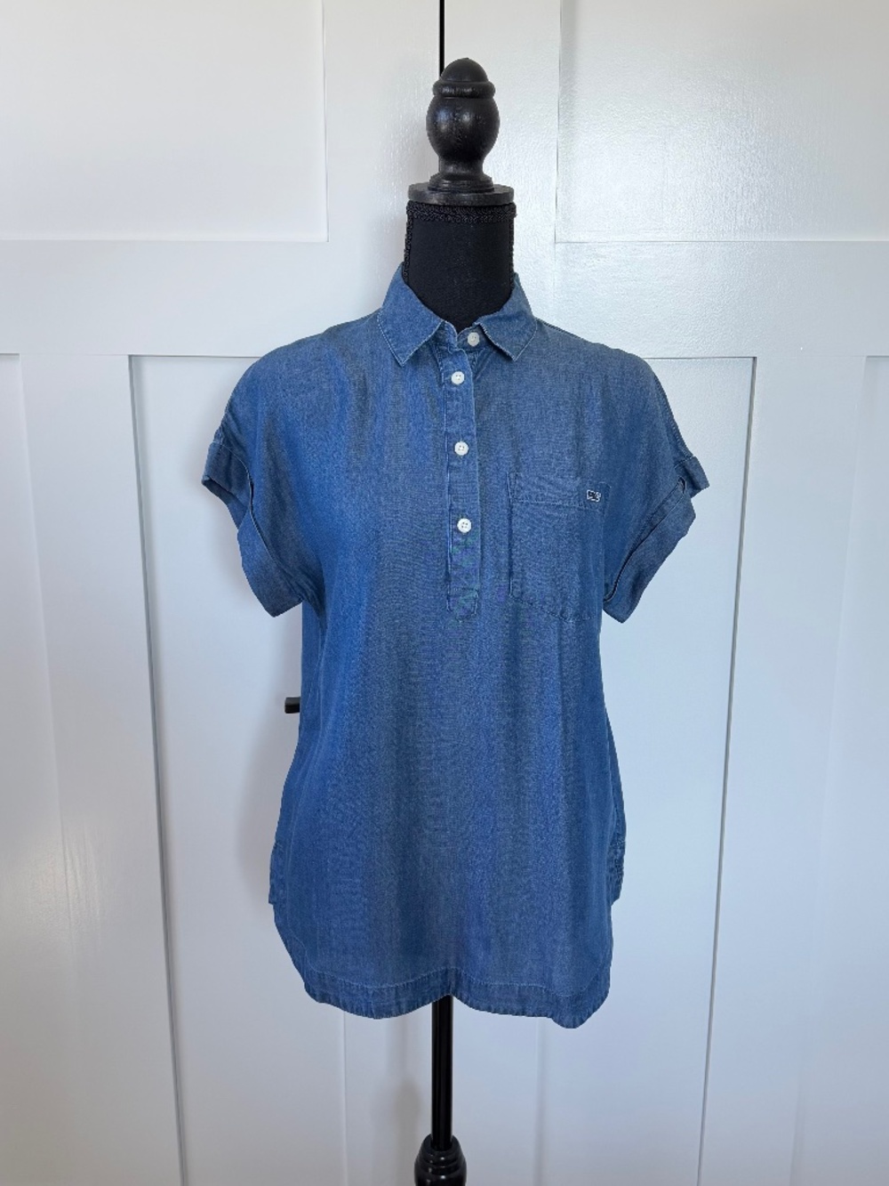 Vineyard Vines x Target Short-Sleeve Chambray Popover Shirt (XS) | NWT